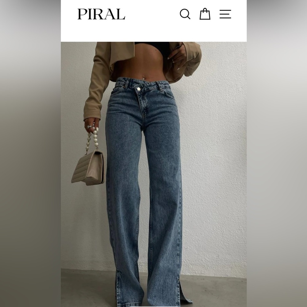 Piral Cross Button Straight Jeans